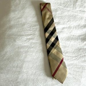 Classic Burberry Silk Check Tie - Like New